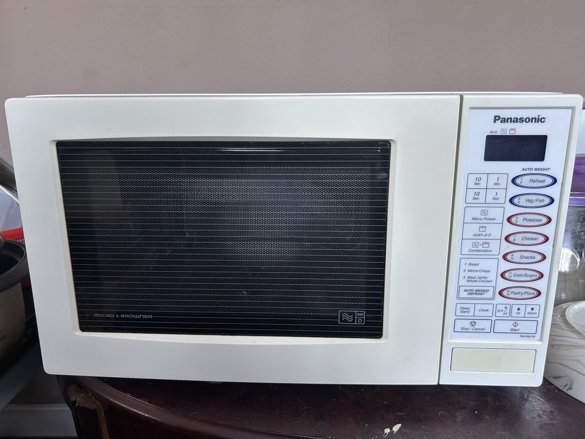 Panasonic Microwave Oven NN-K657W