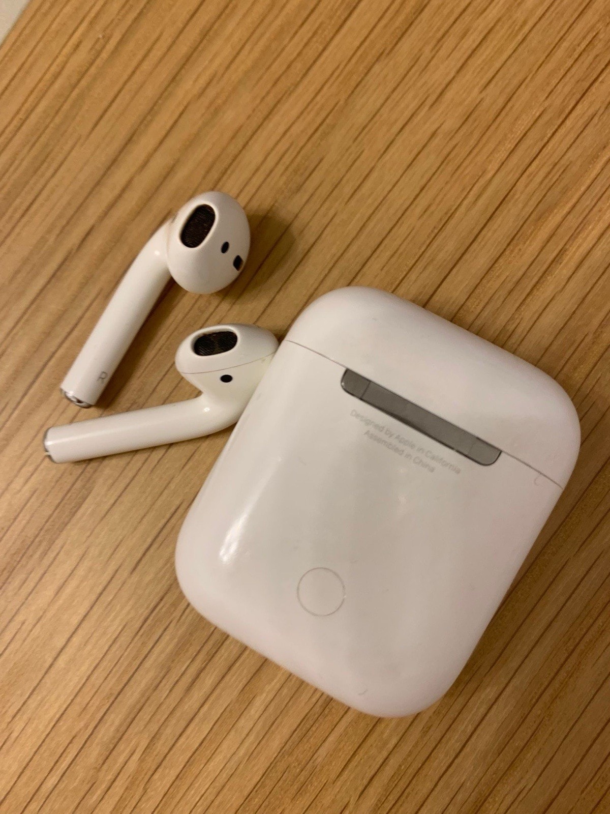 Apple AirPods 1st Generation with Charging Case - White