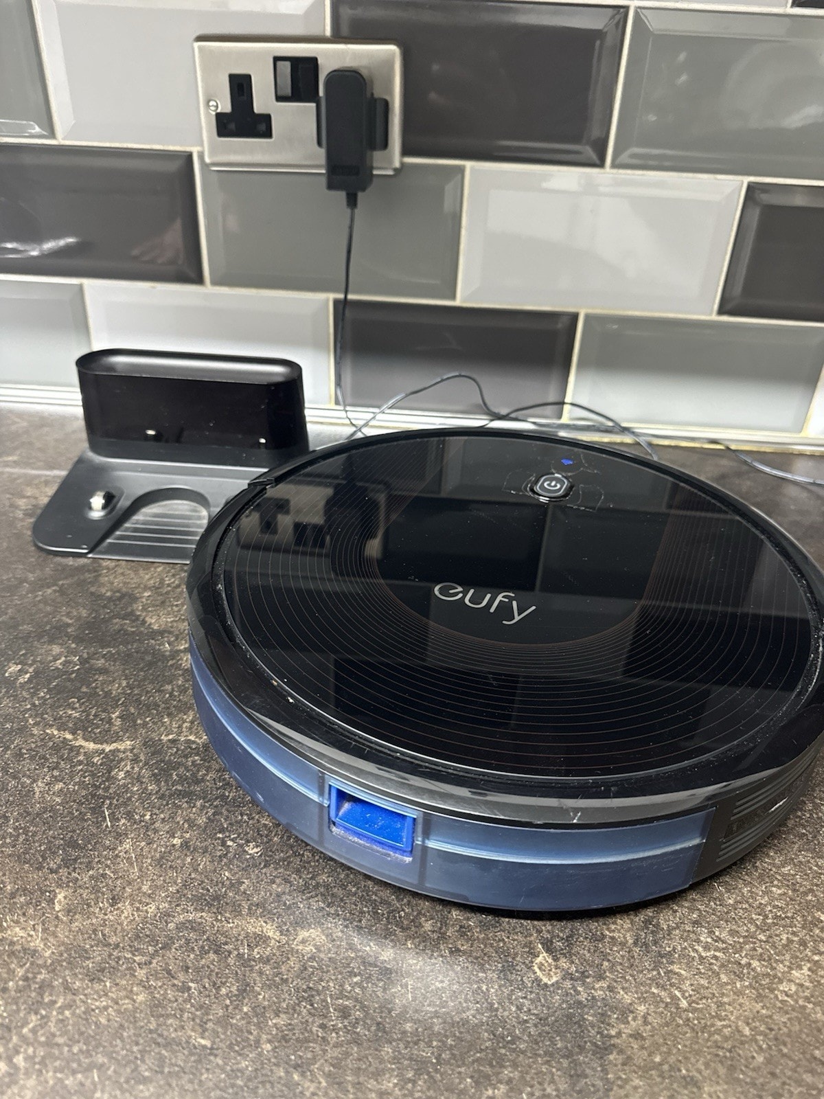 🔥eufy RoboVac 30C Robotic Vacuum Cleaner And Dock Charger - Black🔥