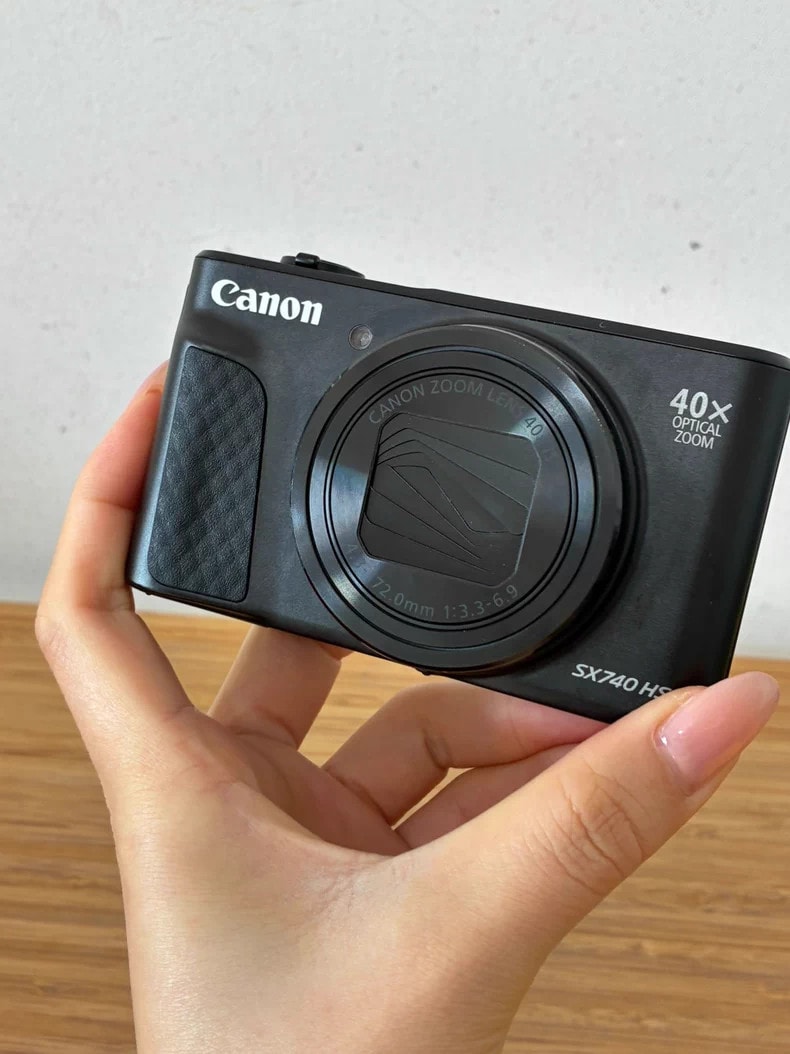 Canon PowerShot SX740 HS Digital Camera 20.30 MP 40x Optical Zoom Black 95%New