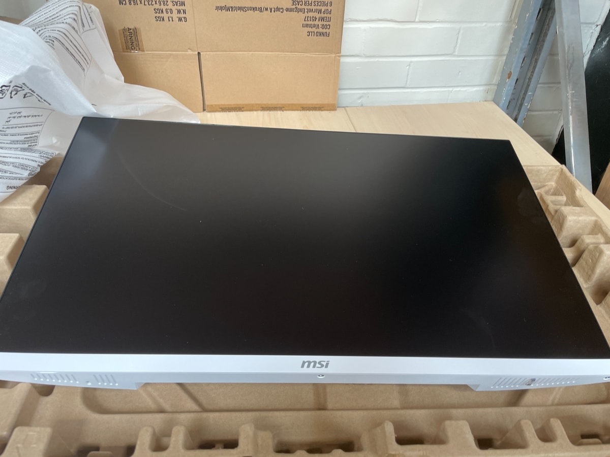 MSI MAG 274QRFW 27" WQHD Gaming Monitor 180Hz, 1ms, Rapid IPS, HDR400 Frameless