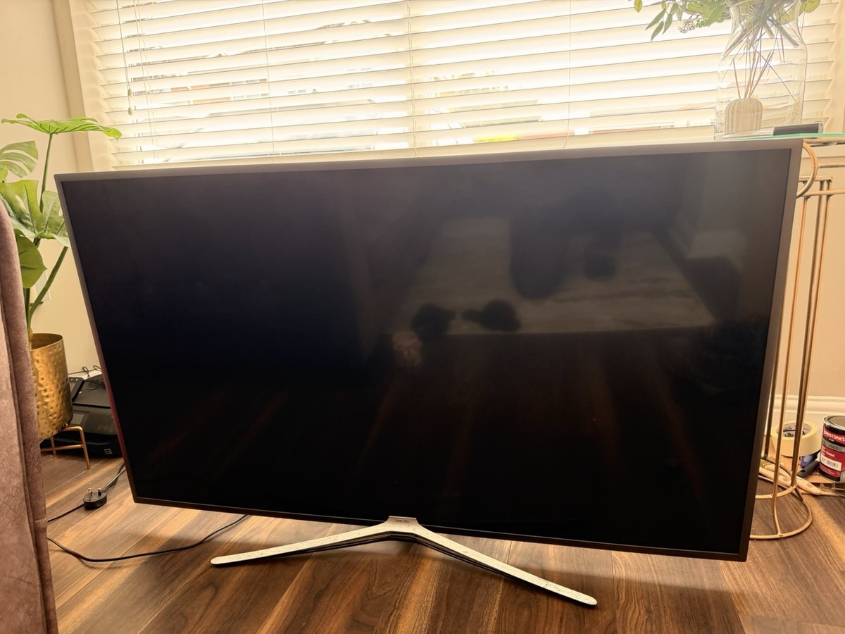 Samsung 55-inch Smart TV In Full Working Order Not Had Much Use See Description
