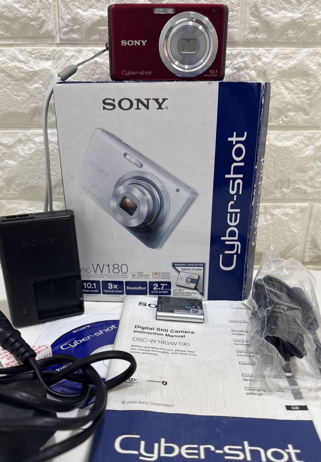 Sony Cyber-shot DSC-W180 10.1MP Digital Camera Red Excellent Condition W/Box