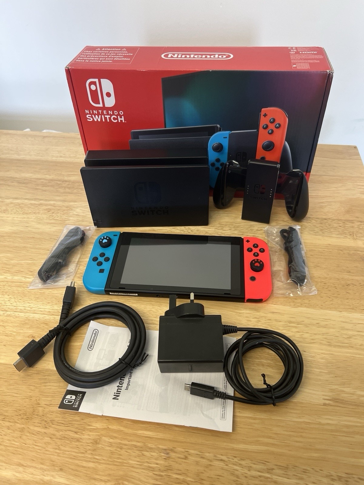 Nintendo Switch Hac 001 Neon Red/Blue Console 32GB Complete Set Boxed Excellent