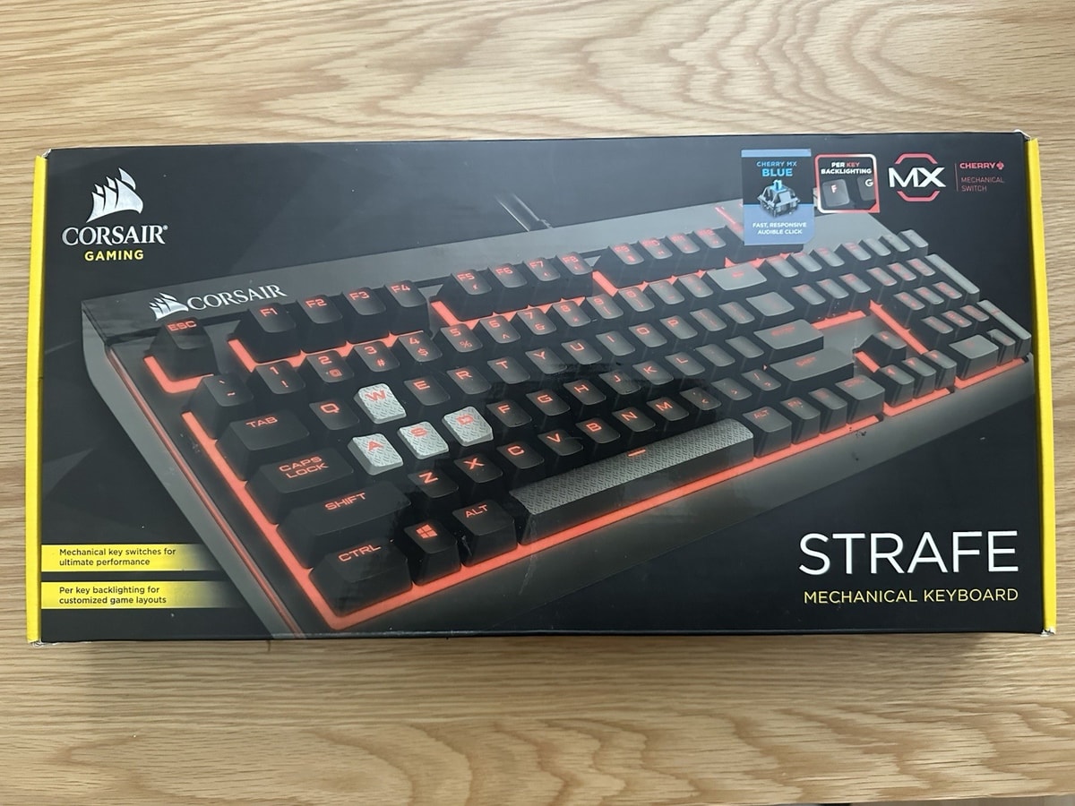 Corsair STRAFE Mechanical Gaming Keyboard Cherry MX Blue – Red LED – Boxed