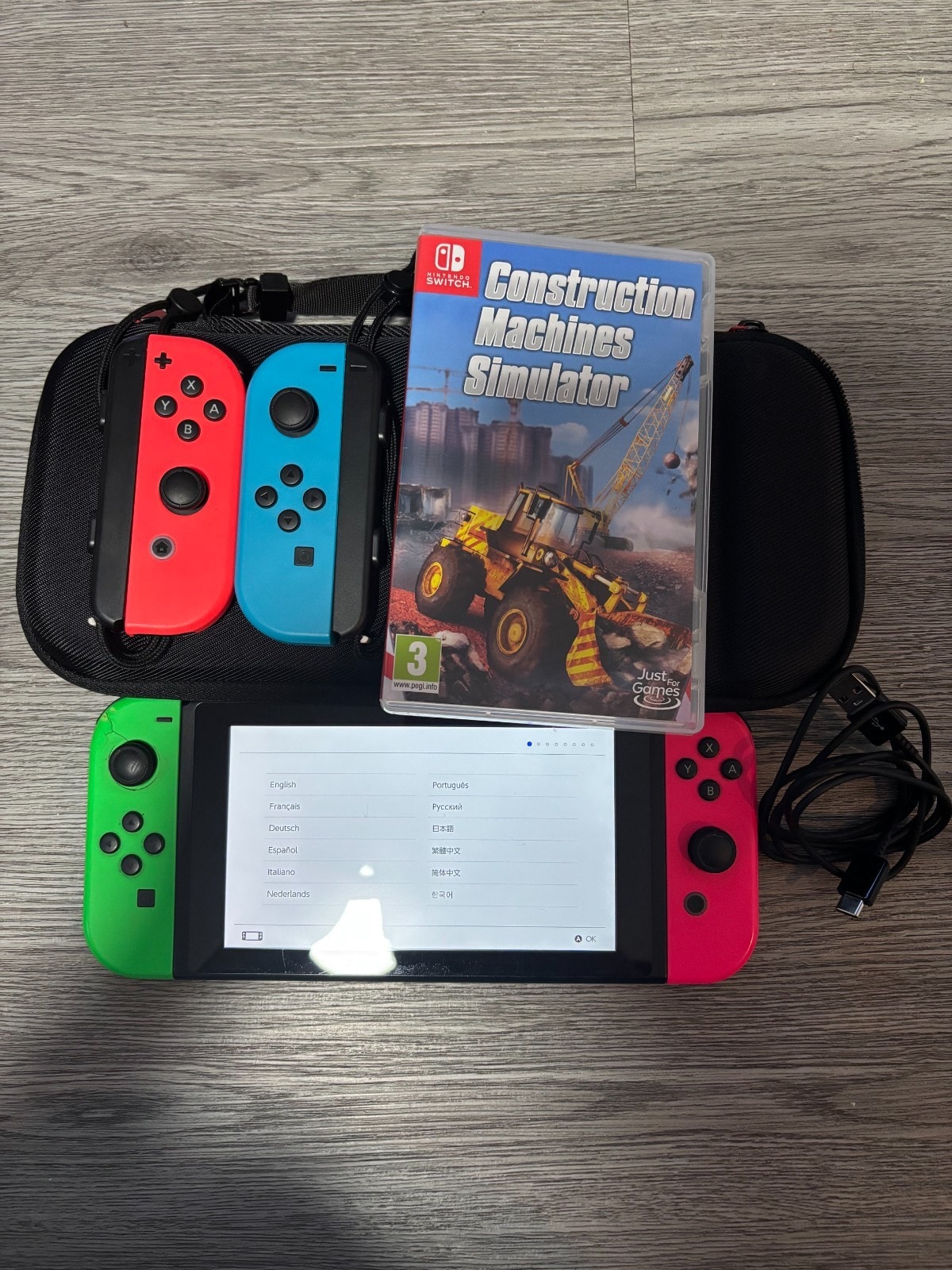 NINTENDO SWITCH CONSOLE ,GREAT WORKING CONDITION 1TBMEMORY CARD Included + game