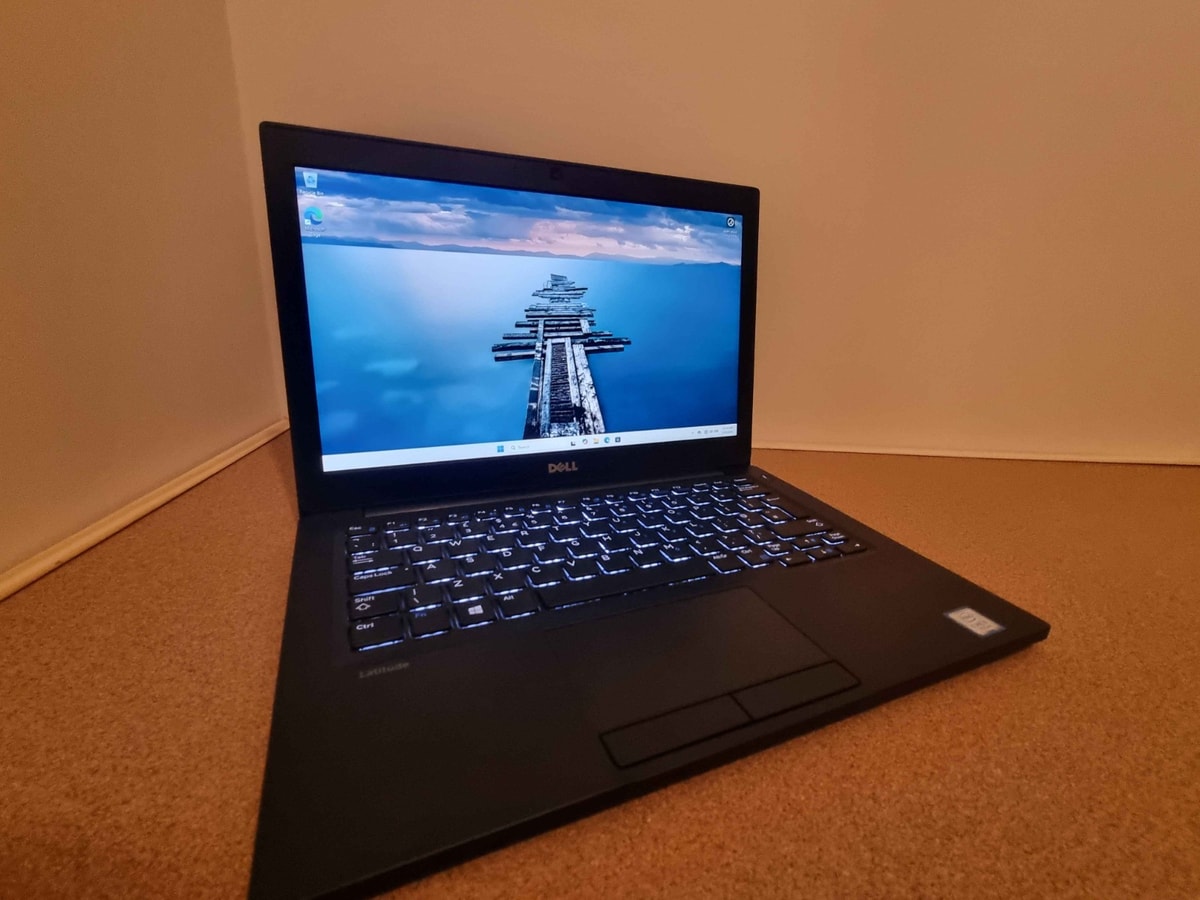 DELL LATITUDE 7280 i5 7th gen new battery and new m.2 storage