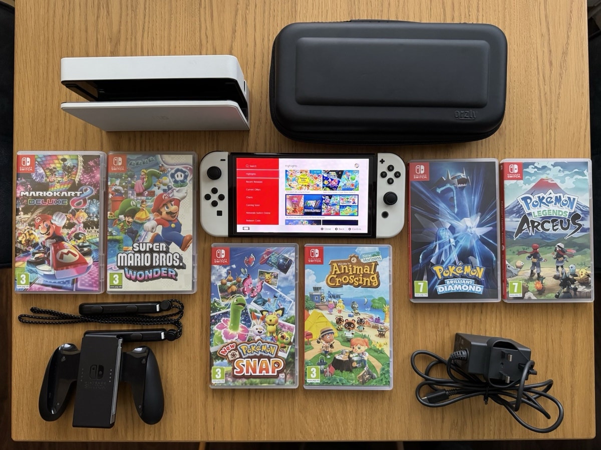 Nintendo Switch OLED White Bundle