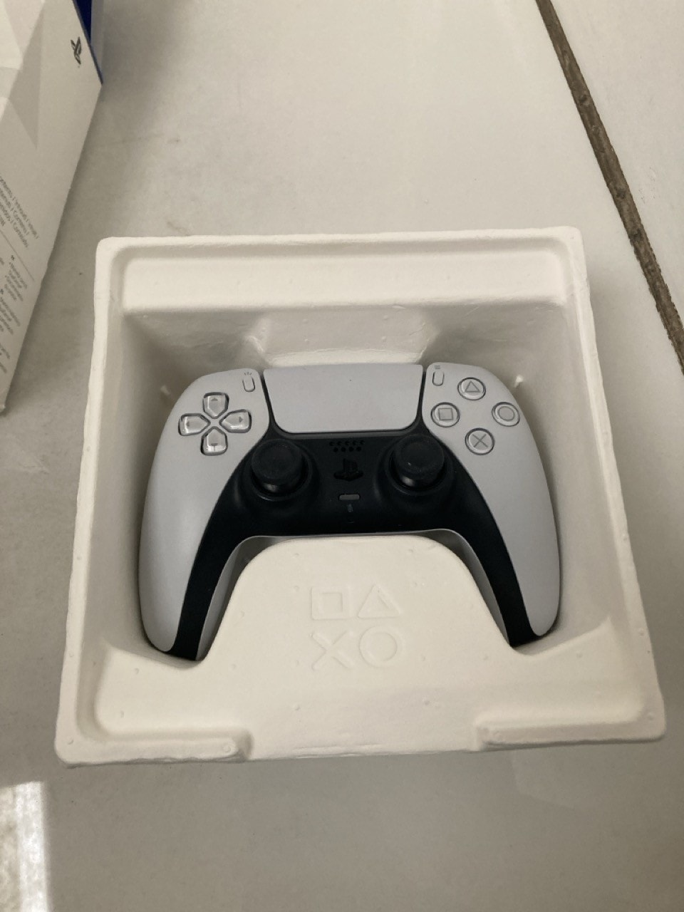 PS5 White DualSense Controller Unused Unboxed Brand New