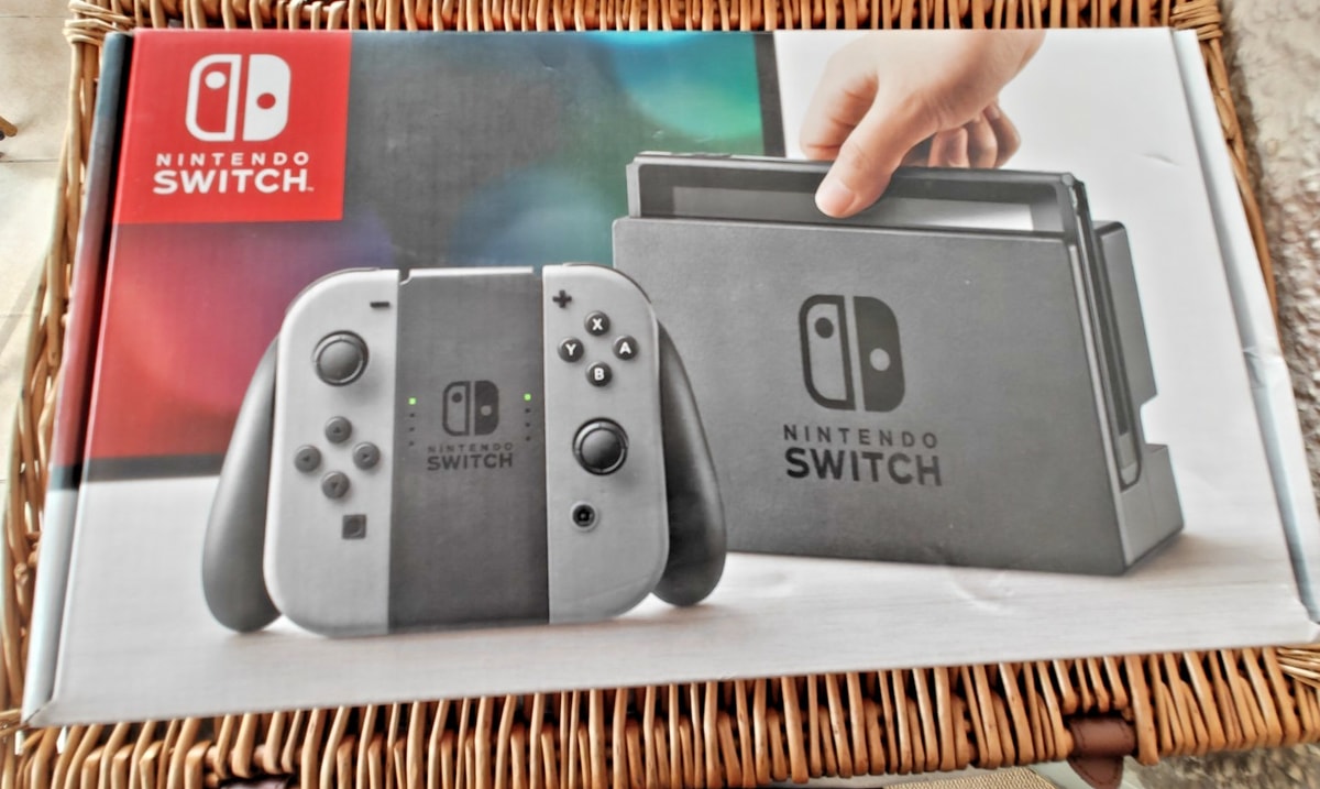 Nintendo Switch Grey Console 32GB HAC-001 With Official Carry Case + 64GB SD