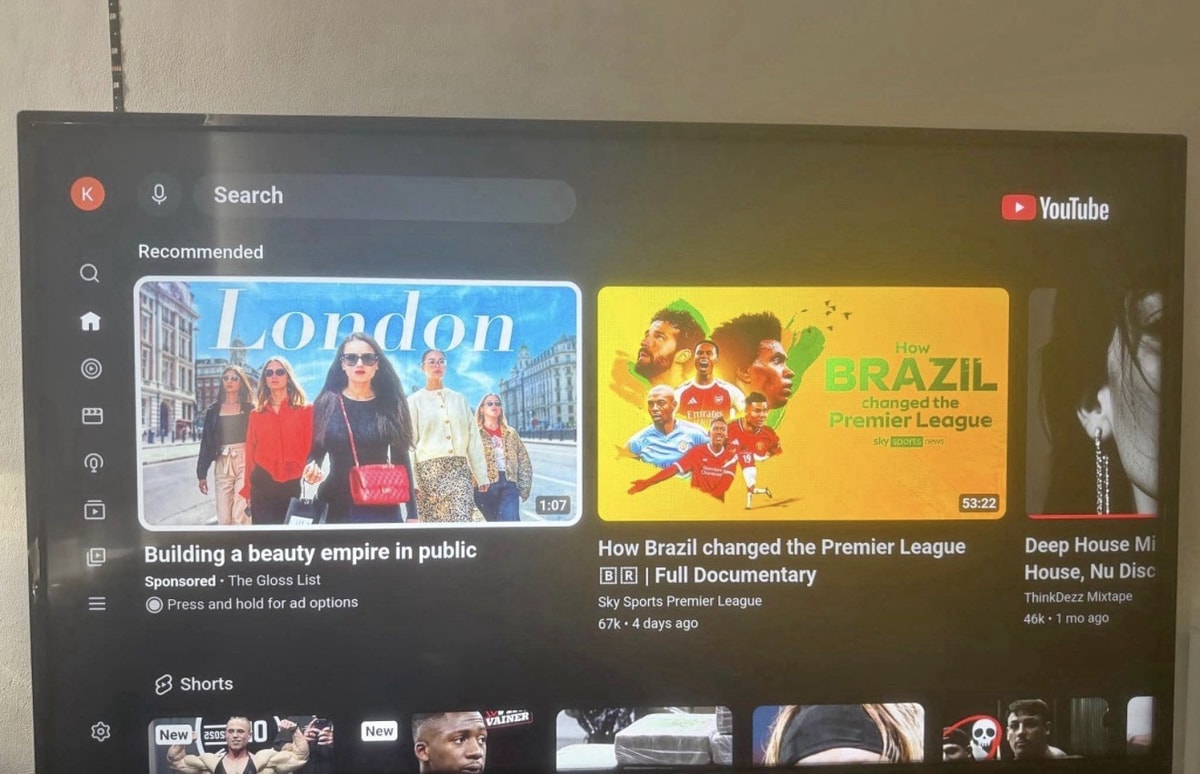 Toshiba Smart Tv 59 Inch Tv Used But In Working Condition With Remote And Stand
