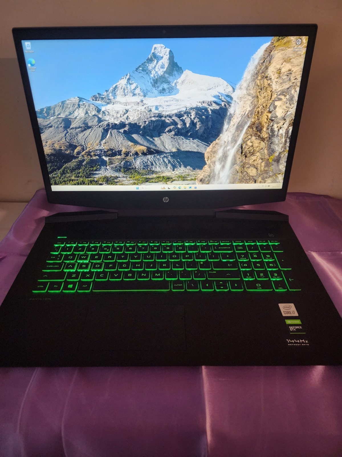 HP Pavilion 17-CD1014na, i7-10750H, 512GB NVMe ssd, 16GB, GTX 1660TI Max-Q 6GB.