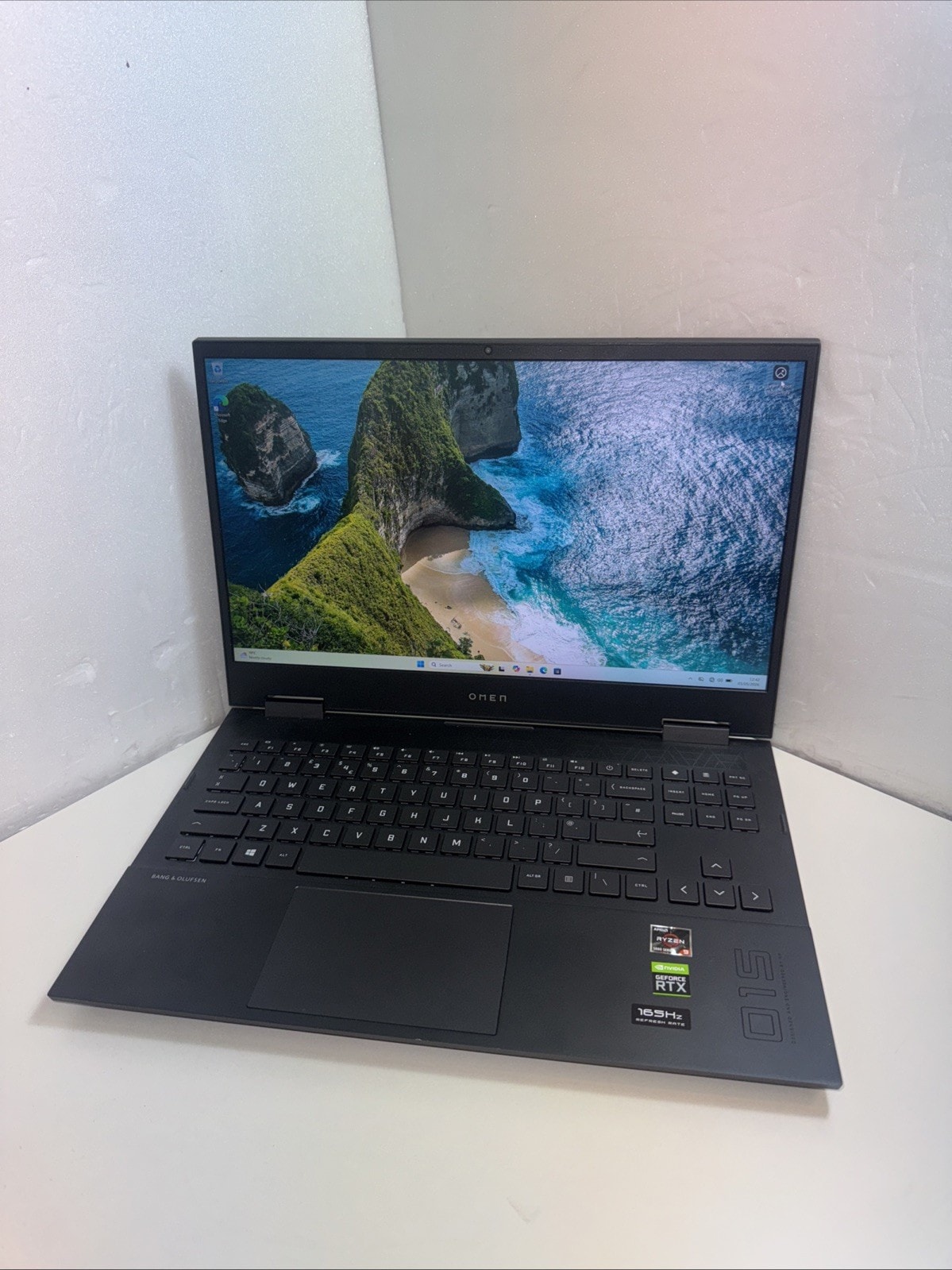 HP OMEN 15 Gaming Laptop | Ryzen 9 5900HX | RTX 3070 8GB | 24 GB RAM | 512 SSD |