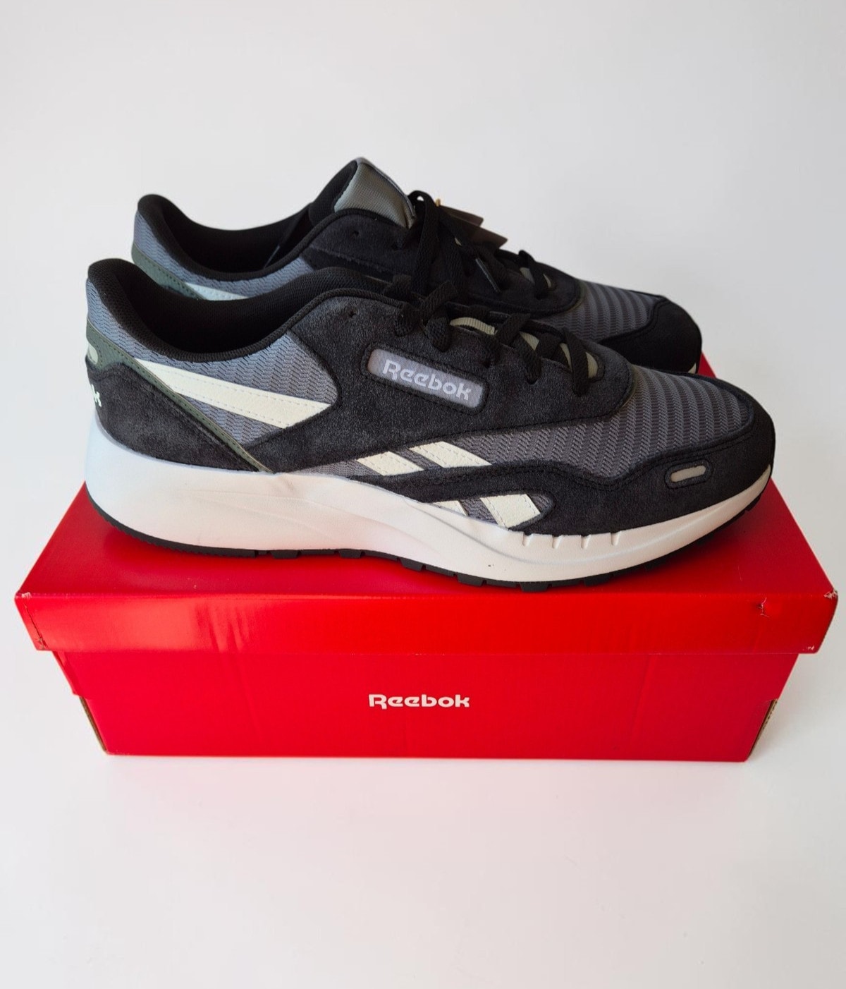 Reebok Sneakers Men's GL8900 Sports Trainers in Black and Grey Shoes UK 11