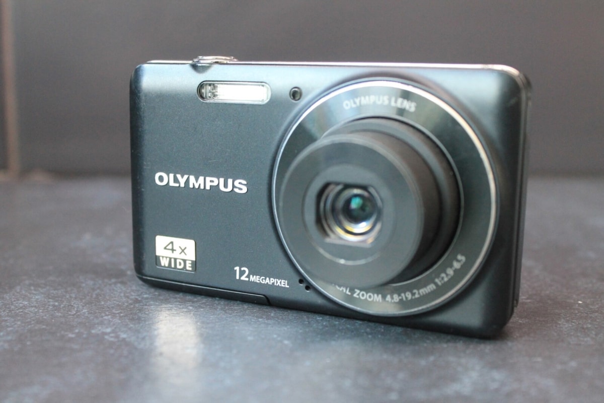 Olympus D-700 12.0MP Digital Camera - Black