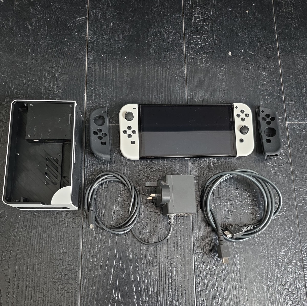 Bargain Nintendo Switch OLED Model - 64GB - White New
