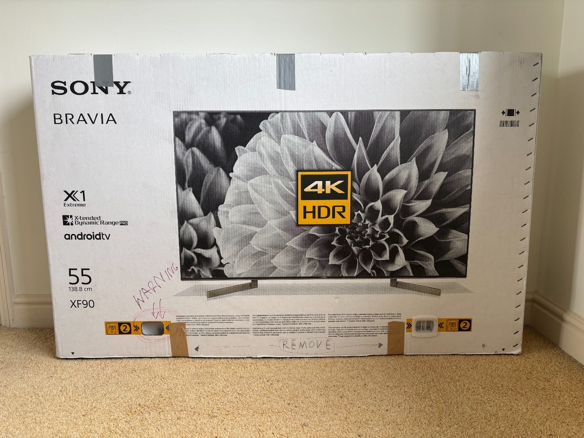 Sony Bravia XF9005 (XF90) 55" LCD TV (with LED backlighting strip)