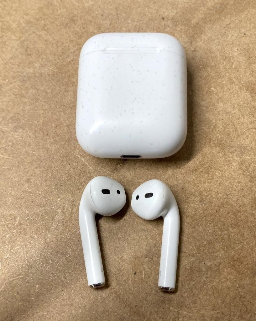 Apple AirPods 2nd Generation with Lightning Charging Case - White