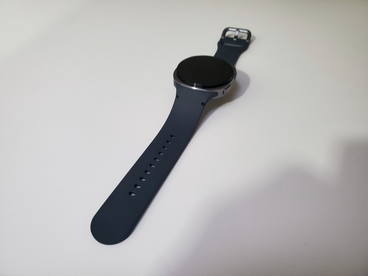 Samsung Galaxy Watch 8 SM-L320 Graphite 40mm GPS AI Smart Watch PRISTINE! (VAT)