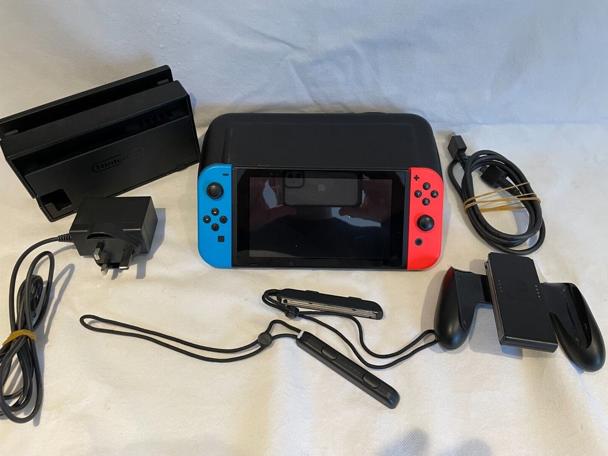 Nintendo Switch 32 GB Console - Neon Blue and Red with case ++FREE POST+++