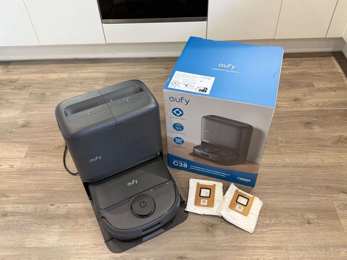 eufy C28 Omni Robot Vacuum Cleaner With Mop 15000Pa 5in1 Zero-Tangle AI HydroJet