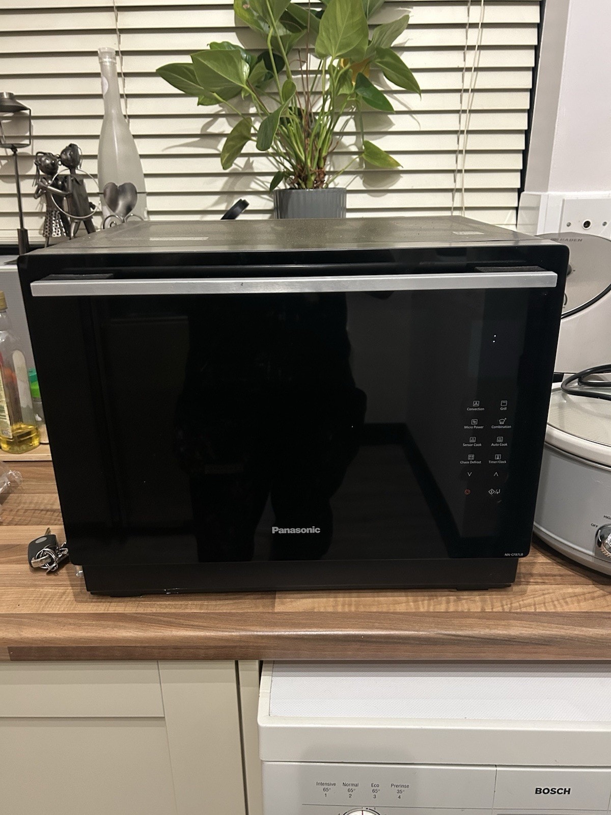 Panasonic NN-CF87LBBPQ 31L 1000W Microwave Oven Grill