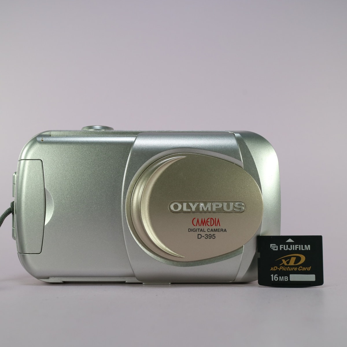 Olympus Digital Camera Camedia D-395 2.0MP Silver Tested With xD Card