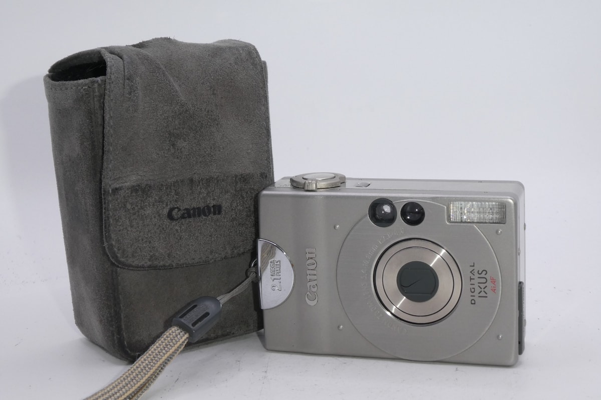 Canon Digital Ixus 2.1MP Digital Camera - PC1001
