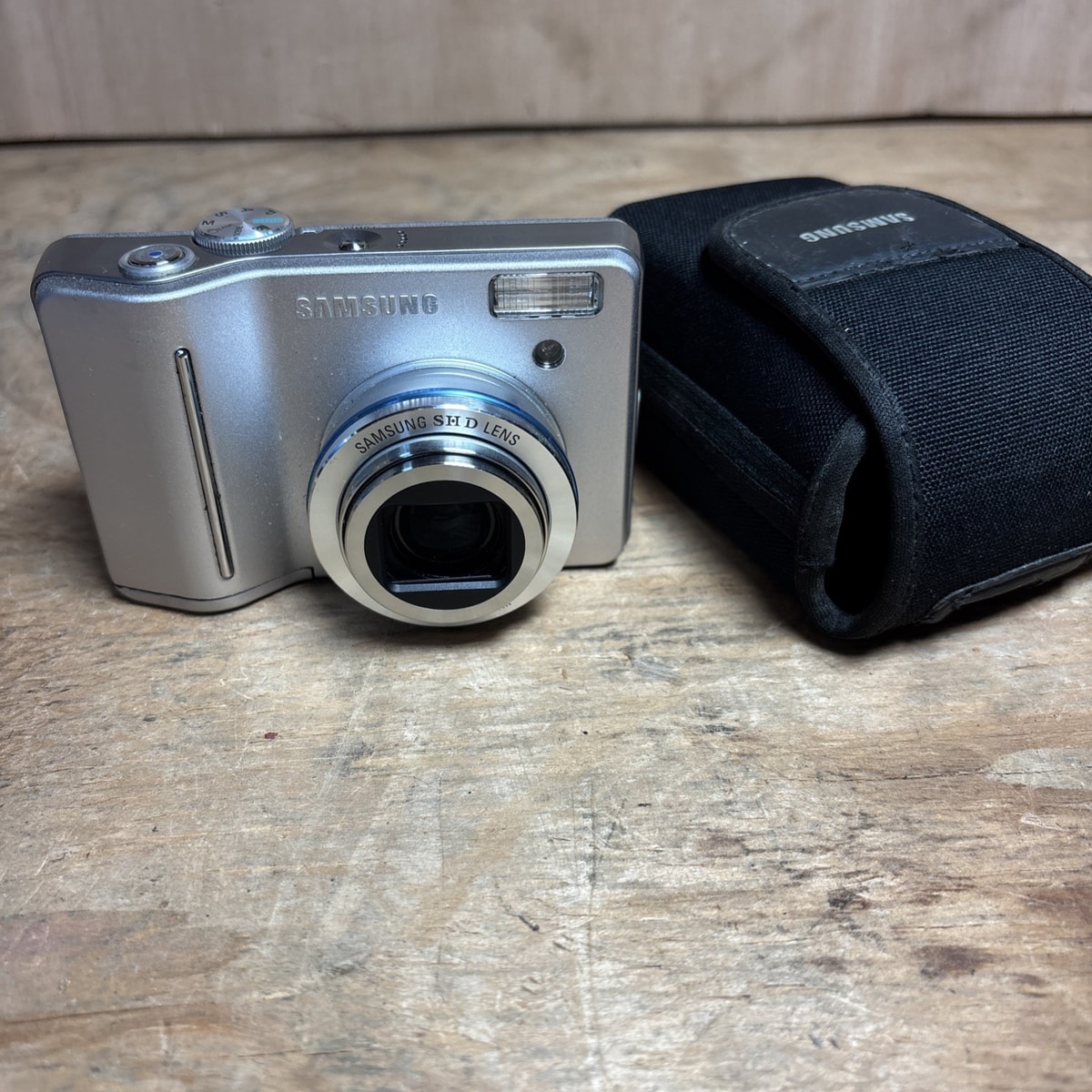 Samsung S1050 Digital Camera 5x zoom