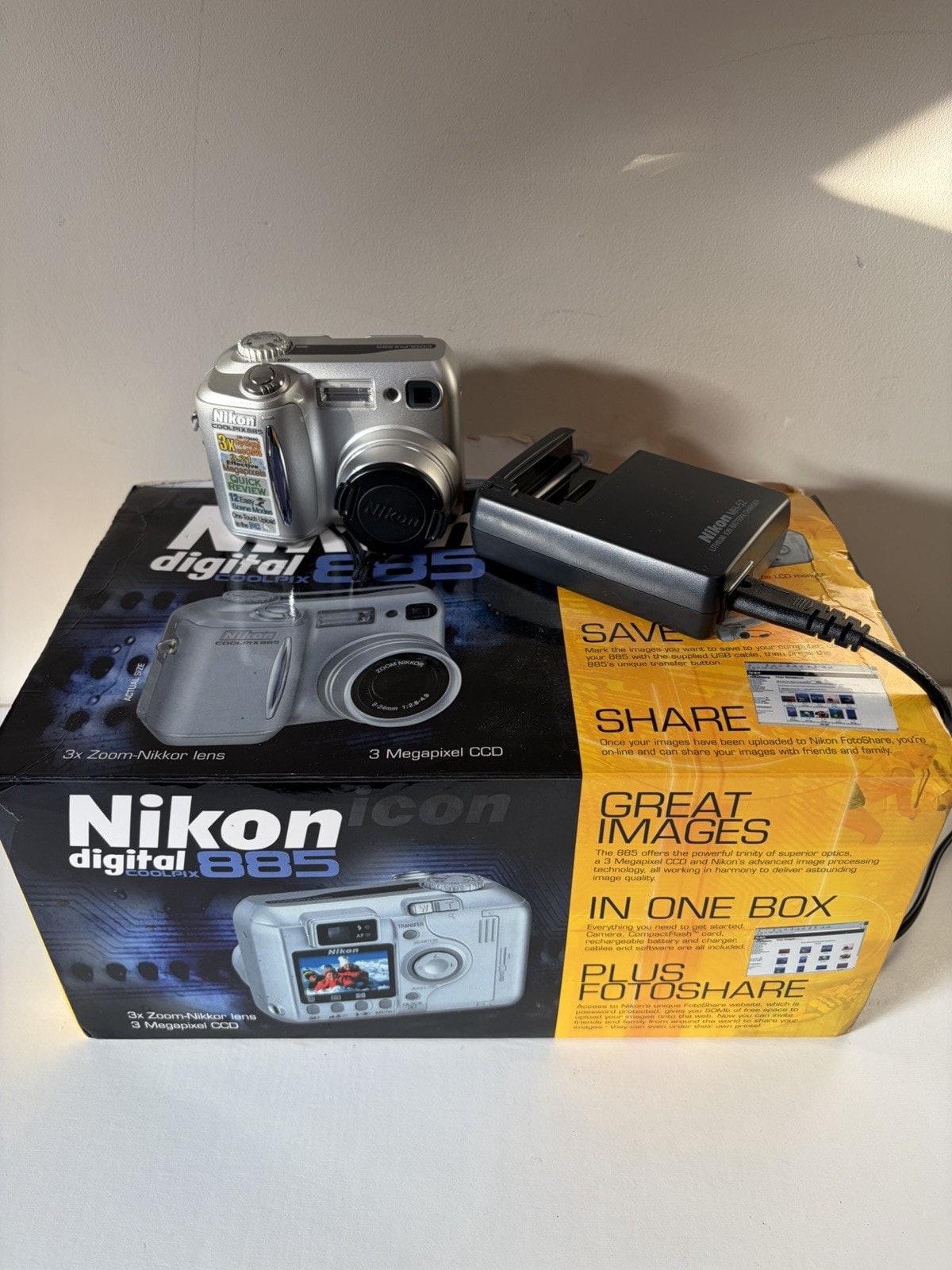 Nikon Digital Camera Coolpix 885 3.2MP Silver Tested With Box Silver