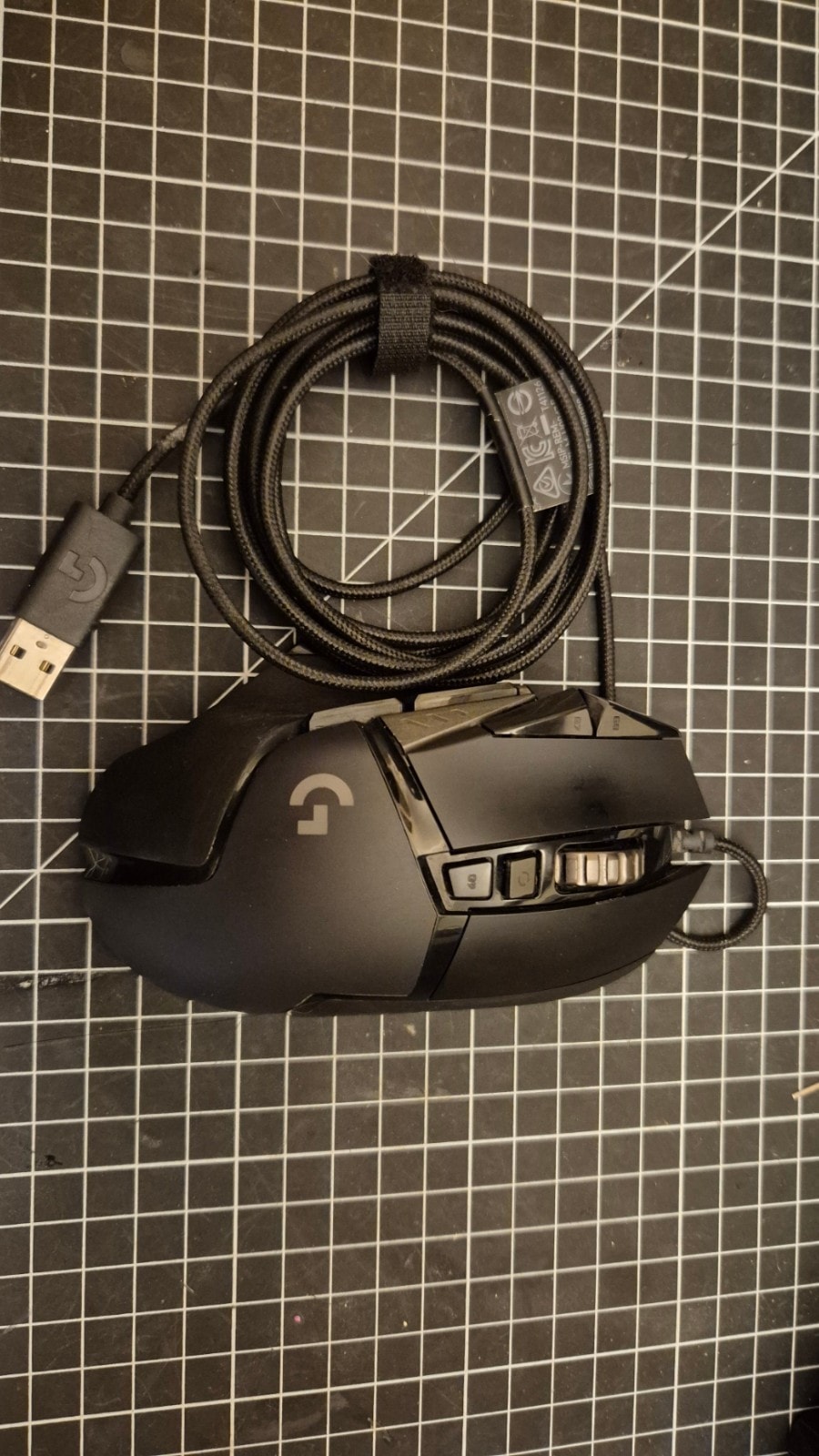 Logitech G502 Hero wired gaming mouse. used fully working