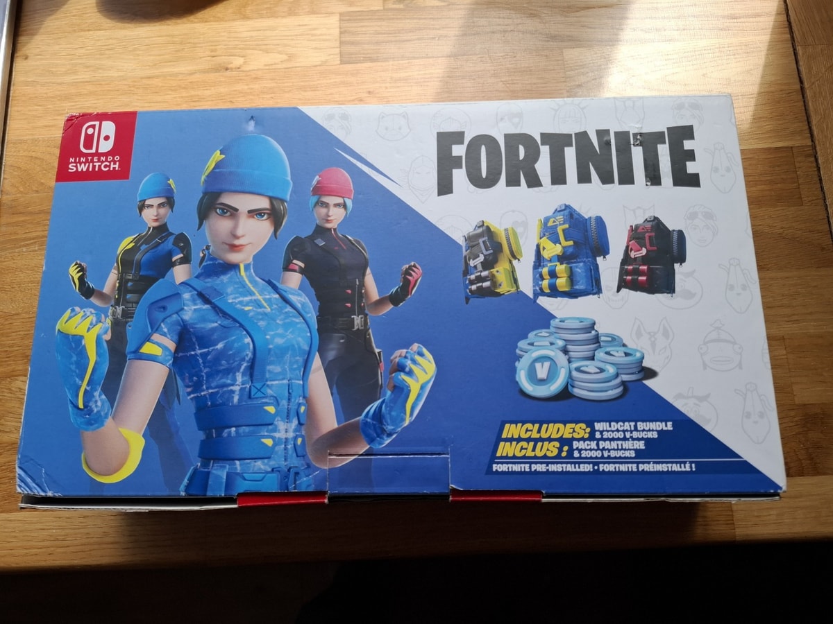 Nintendo Switch Console Fortnite Edition