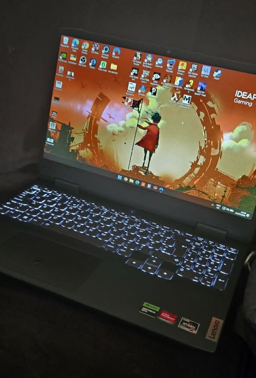 lenovo gaming ryzen 5 15.6 laptop rtx 3050 16gb DDR5 1TB nvme + laptop bag