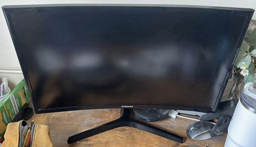 Samsung 24" Curved 1080p Monitor HDMI/VGA C24F390FHU
