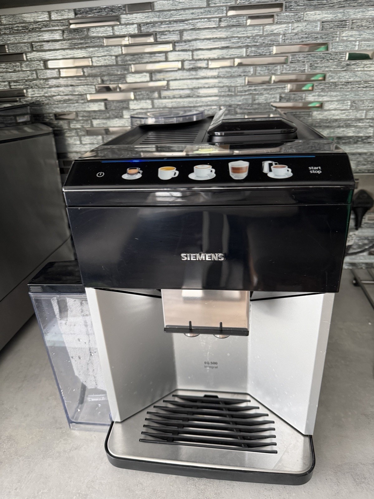 Siemens EQ.500 Integral Bean-to-Cup Coffee Machine