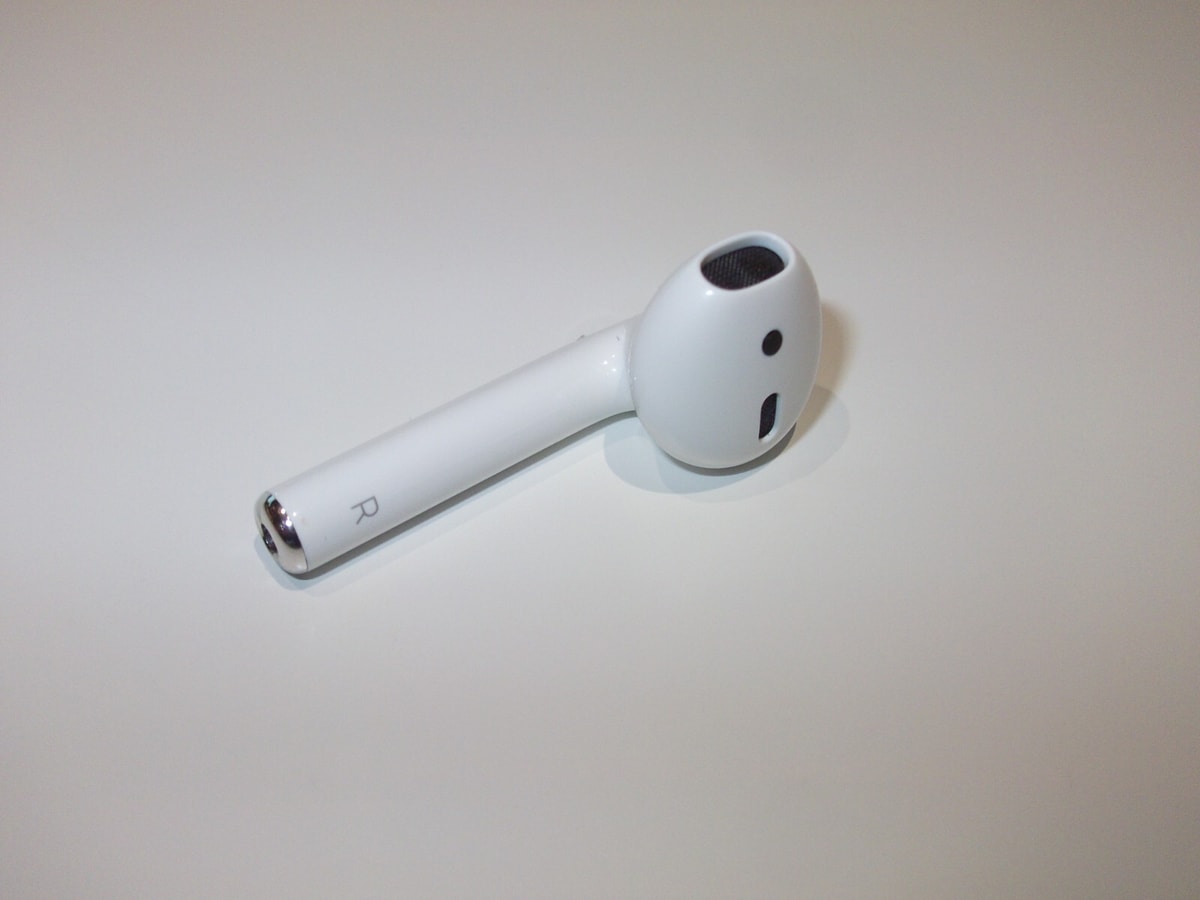 Genuine Original Apple AirPods 2nd Replacement Right AirPod Ear Only - A2032