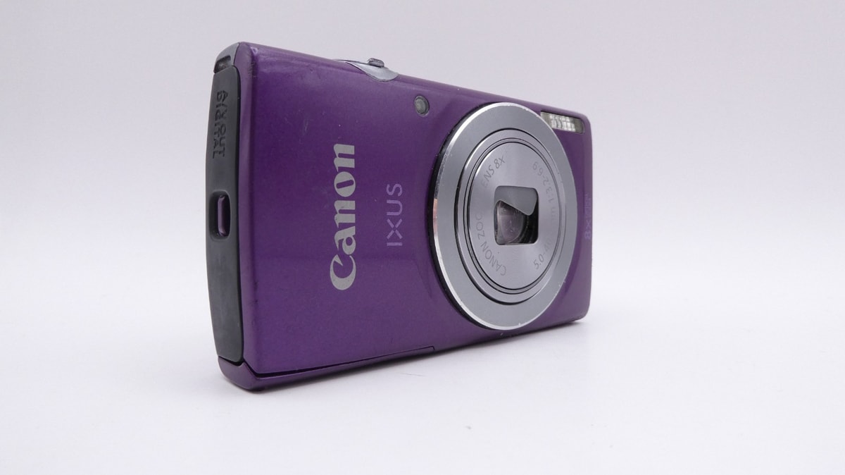 Canon IXUS 145 16.0MP 8x Optical Zoom Digital Camera - Spares or Repair