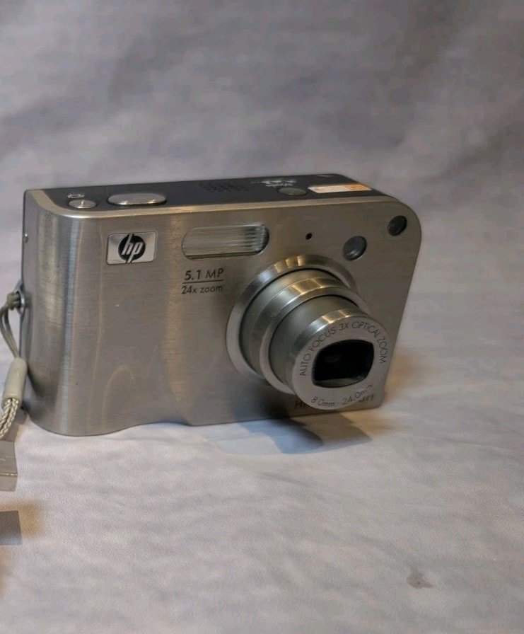 HP Digital Camera Photosmart R707 5.1MP Silver Tested