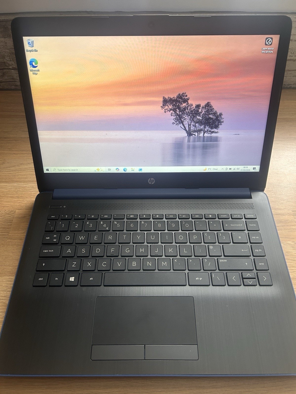 Hewlett Packard HP 14-cm0038na Win 10 AMD CPU 4GB RAM 64GB SSD Laptop FREE P&P