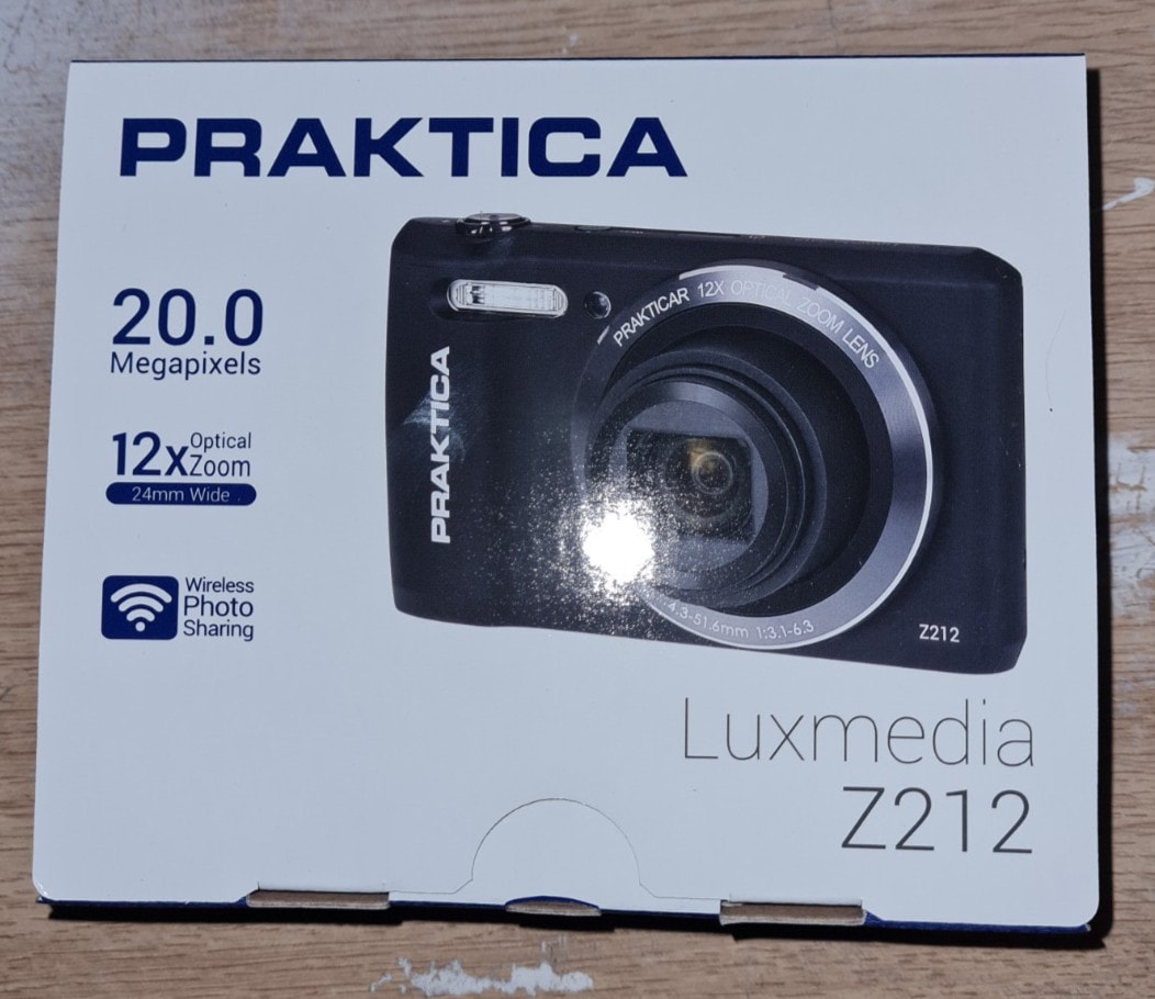 Praktica Luxmedia Z212 20MP Digital Camera 12x Optical Zoom - Black