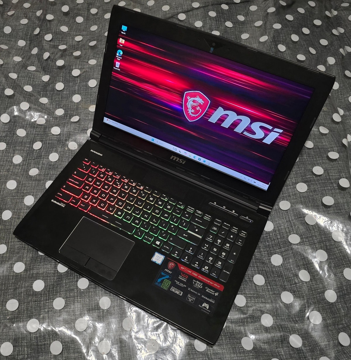 MSI GT62VR 7RE 15.6" i7-7700HQ GTX 1070 16GB 256GB SSD 1TB HDD Gaming Laptop