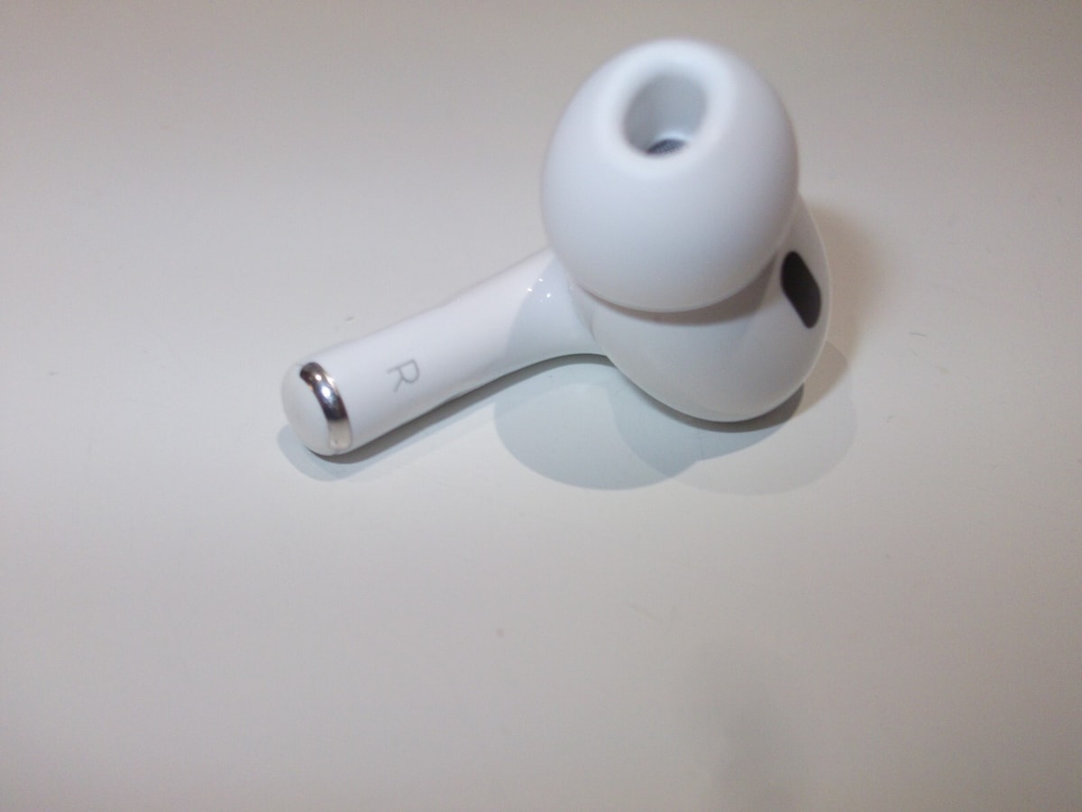 Genuine Original Apple AirPods Pro 2nd Gen Right Ear A3047 - USB C - MARKS !