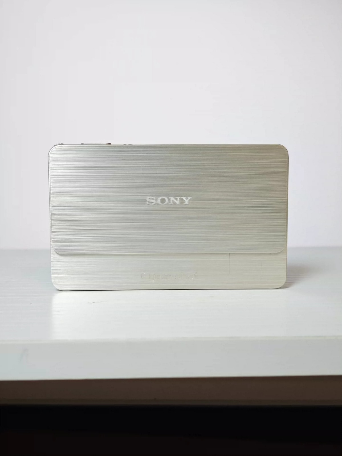 SONY Cyber-shot DSC-T700 10.1MP 4x Optical Zoom Digital Camera CCD Gift Tested