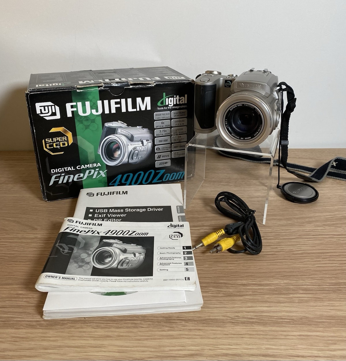 Fujifilm FinePix 4900 Zoom 2.2MP Compact Digital Bridge Camera 6x Zoom - Tested