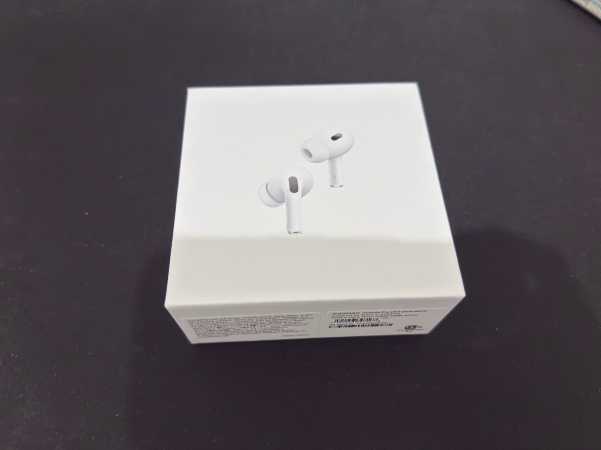 Apple AirPods 2nd Generation White Lightning
