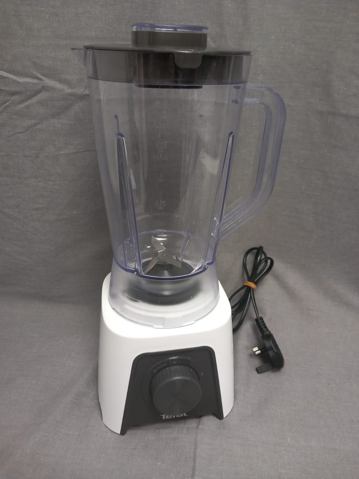 Tefal 2 SPEED High-Speed Blender, 450W, 2L Glass Jug BL2C3140 Smoothie Maker