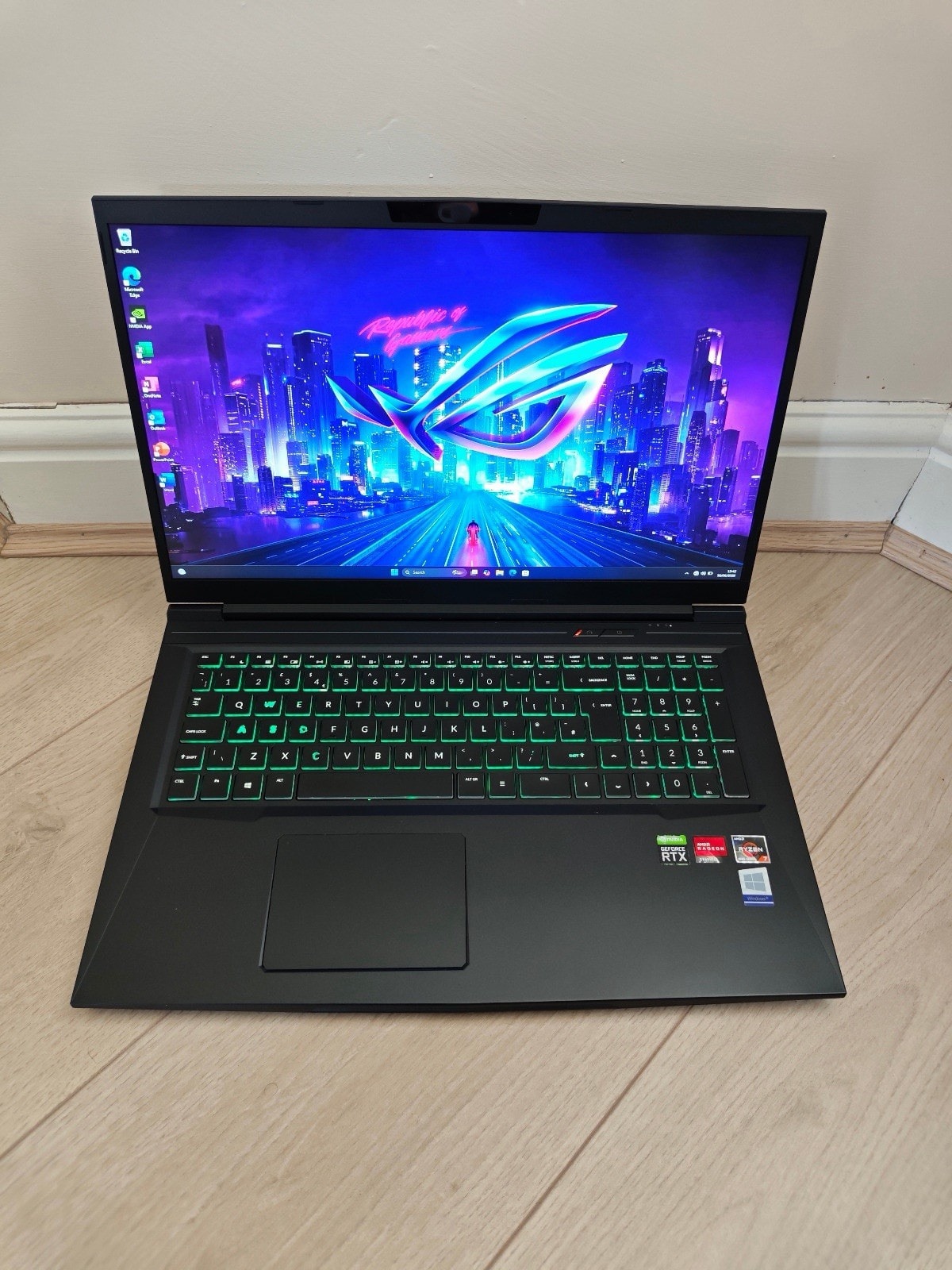 PC Specialist 17" Gaming Laptop 144Hz, Ryzen 7, 512GB SSD, RTX 6GB