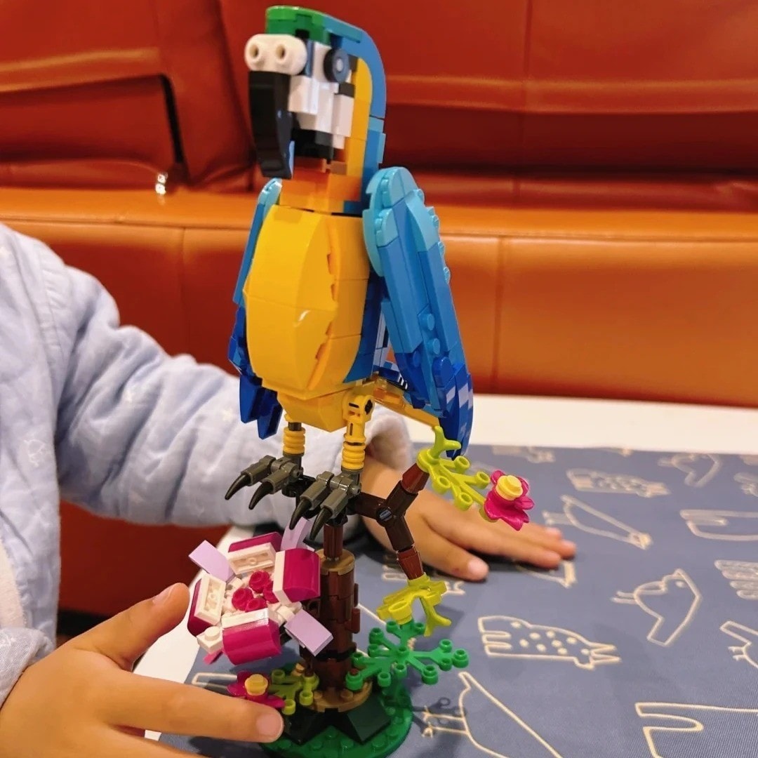 LEGO CREATOR 31136 EXOTIC PARROT 3 IN 1 (NEW)!!!