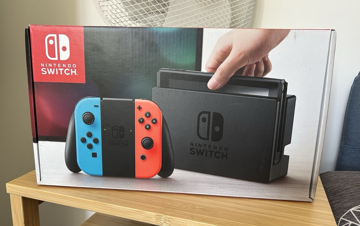 Nintendo Switch 32GB Home Console - Black (HAC-001)