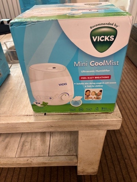 Vicks VUL525 Mini Cool Mist Ultrasonic Humidifier - New - Tested Return